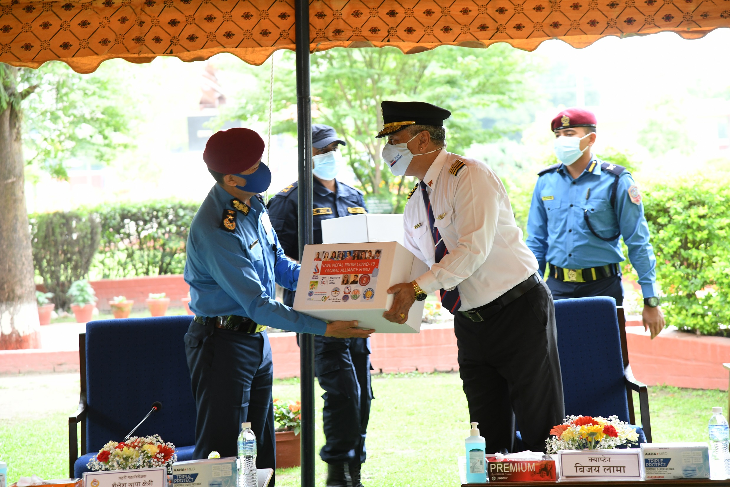 नेपाल प्रहरीलाई १० थान अक्सिजन कन्सन्ट्रेटर हस्तान्तरण नेपाल प्रहरीलाई १० थान अक्सिजन कन्सन्ट्रेटर हस्तान्तरण