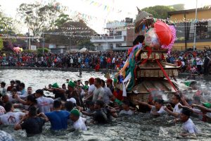 हाँडीगाउँको जात्रा : टुँडालदेवीको हराएको गहना यसरी खोजियो हाँडीगाउँको जात्रा : टुँडालदेवीको हराएको गहना यसरी खोजियो
