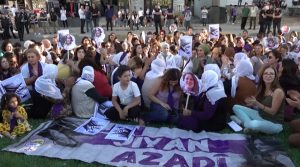इरानमा हिजाब विरुद्धको प्रदर्शन चर्किदै
