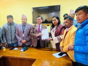 फागुन १४ मा स्ववियू निर्वाचन गर्न मागसहित नेरास्ववियूको ज्ञापनपत्र फागुन १४ मा स्ववियू निर्वाचन गर्न मागसहित नेरास्ववियूको ज्ञापनपत्र