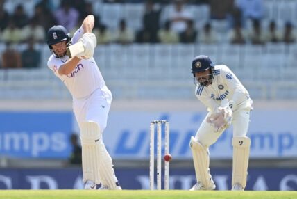 भारतसँगको चौथो टेस्टमा पहिलो दिन इंग्ल्याण्डले ७ विकेटको क्षतिमा ३ सय २ रन जोड्यो