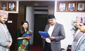 नेपाल बिमा प्राधिकरणको सञ्चालक समितिको नवनियुक्त सदस्य पोखरेलद्वारा सपथ ग्रहण