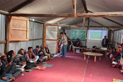 नबिल बैंक १६ स्थानमा सिपमूलक वित्तीय साक्षरता तथा उद्यमशीलता विकास तालिम दिँदै