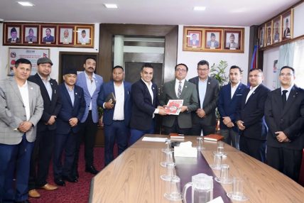 अर्थमन्त्रीसंग अटोमोवाइल क्षेत्रका विभिन्न विषयहरुमा छलफल