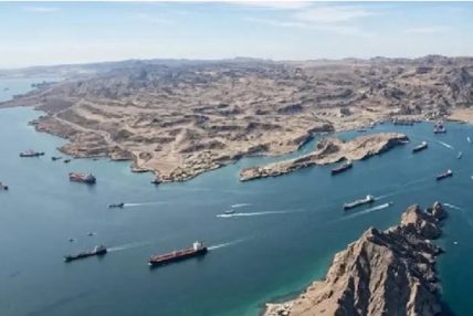 इरानद्वारा व्यावसायिक जहाजहरूको लागि हर्मुज जलमार्ग खुला भएको घोषणा