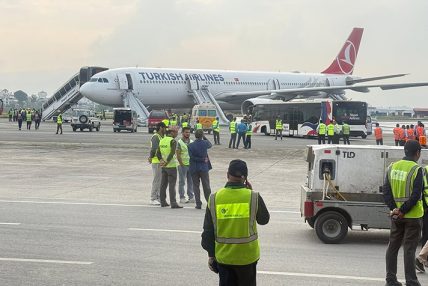 स्तानबुलबाट काठमाडौँ आएको टर्किस एयरलाइन्सको जहाजमा आगो देखियो, सबै उडान ठप्प
