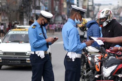 ट्राफिक कारबाहीमा १९ लाख ९५ हजार राजस्व सङ्कलन