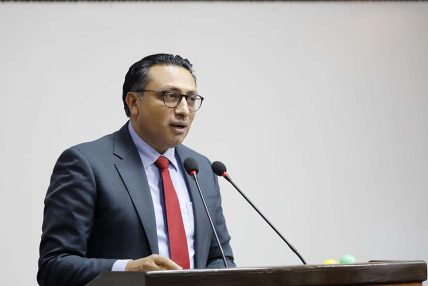 ढुक्क भएर लगानी विस्तार गर्न उद्योगी–व्यवसायीहरूलाई अर्थमन्त्रीको आग्रह