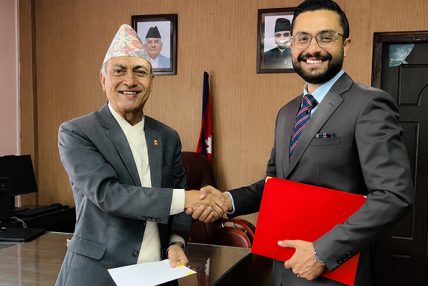 त्रिवि सेवा आयोगका अध्यक्ष किशोर थापाले लिए पद तथा गोपनीयताको शपथ