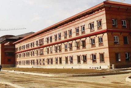 संसद बैठकमा प्रधानमन्त्री र शीर्ष नेताहरू नै अनुपस्थित