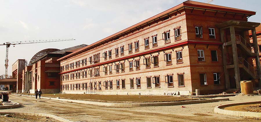 संसद बैठकमा प्रधानमन्त्री र शीर्ष नेताहरू नै अनुपस्थित