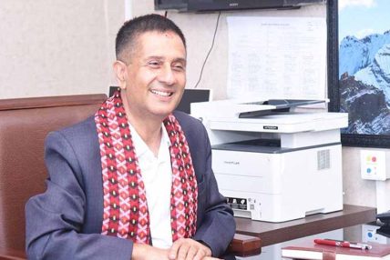 काठमाडौँ महानगरका प्रमुख प्रशासकीय अधिकृत सरोज गुरागाईँ अनिवार्य अवकाशमा