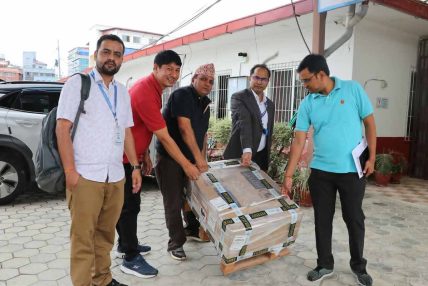 दुरसञ्चार प्राधिकरणले उद्वार सञ्चारका लागि २० थान स्याटेलाइट फोन उपलब्ध गरायो