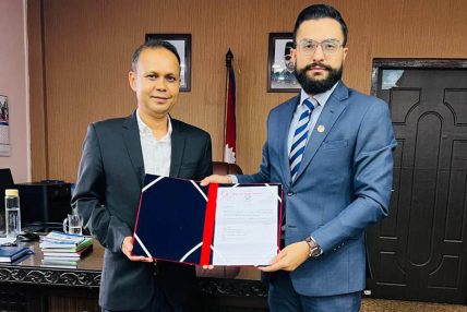 काठमाडौं विश्वविद्यालयको रजिस्ट्रारमा विराज सिंह थापा नियुक्त