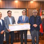 हिमालयन लाइफ इन्स्योरेन्सले बाढीपीडितका लागि रु. ५१ लाख रुपैयाँ सहयोग हिमालयन लाइफ इन्स्योरेन्सले बाढीपीडितका लागि रु. ५१ लाख रुपैयाँ सहयोग