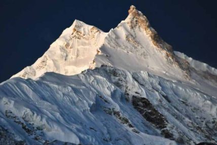मनास्लु आरोहणका लागि ३४८ जनाले लिए अनुमति, १५ करोड राजस्व सङ्कलन
