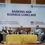 कामना सेवा विकास बैंकद्वारा सिटी सफारी ड्राइभरलाई भिजिबिलिटी ज्याकेट हस्तान्तरण कामना सेवा विकास बैंकद्वारा सिटी सफारी ड्राइभरलाई भिजिबिलिटी ज्याकेट हस्तान्तरण