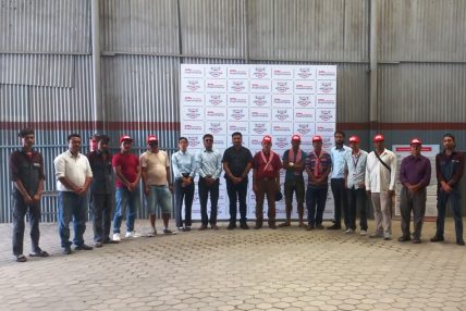 पोखरामा एसएमएल महिन्द्राको निःशुल्क सर्भिस क्याम्प सम्पन्न