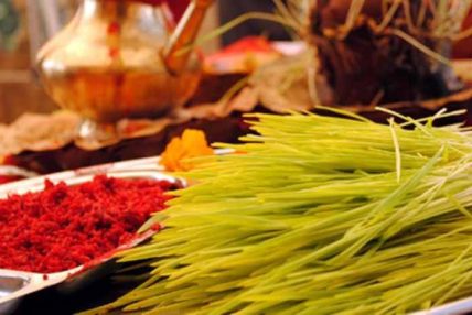 दशैँ टीकाको साइत बिहान १०:२६ बजे